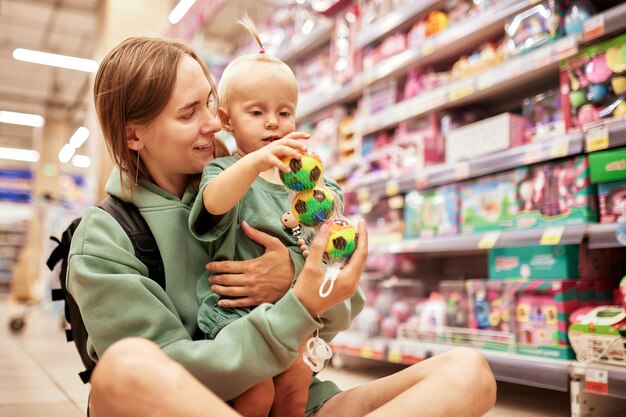 How to Choose the Right Toy for Your Child? (The Comprehensive Parents’ Guide from MiniMindToys)